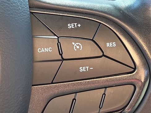 Used 2019 Dodge Charger SXT image 29