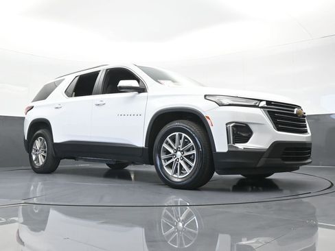 Used 2023 Chevrolet Traverse LT image 61