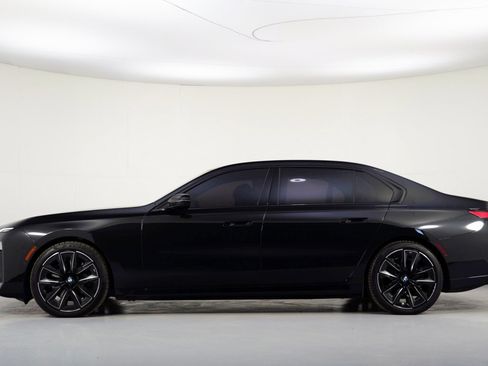 Used 2024 BMW i7 eDrive50 w/ M Sport Package image 9