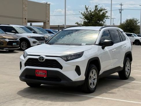 Used 2021 Toyota RAV4 LE FWD image 11