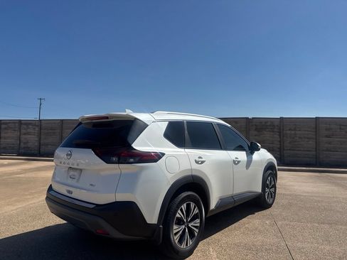 Used 2023 Nissan Rogue SV w/ SV Premium B Package FWD image 18