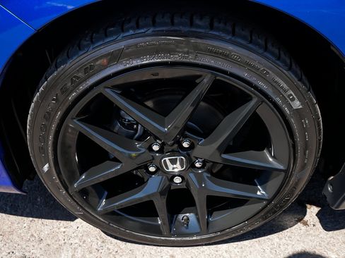 Used 2023 Honda Civic Sport image 10