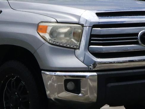 Used 2017 Toyota Tundra SR5 w/ SR5 Upgrade Package RWD image 7