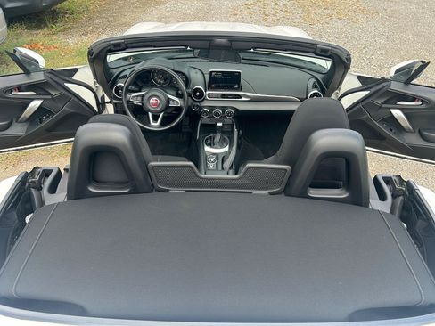 Used 2020 FIAT 124 Spider Classica w/ Technology Group RWD image 13
