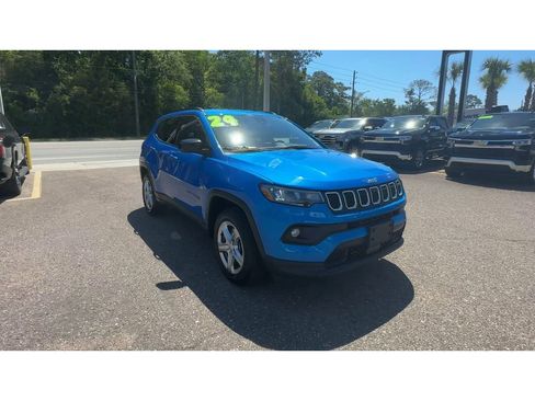Used 2024 Jeep Compass Latitude AWD/4WD image 8
