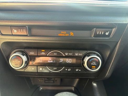 Used 2017 MAZDA MAZDA3 Grand Touring FWD image 27