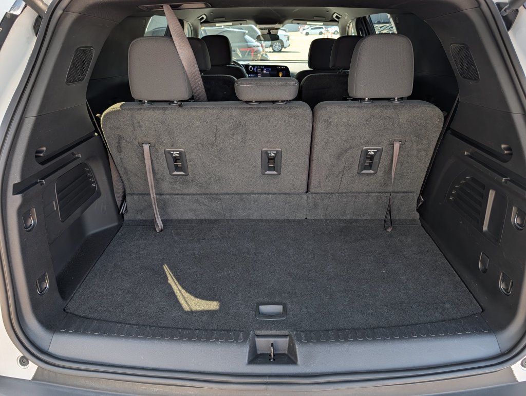 Used 2024 Chevrolet Traverse LT AWD/4WD image 8