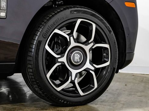 Used 2023 Rolls-Royce Cullinan Black Badge w/ Dark Exterior Package image 67