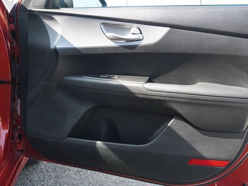 Used 2023 Kia Forte LXS w/ LXS Technology Package FWD image 19
