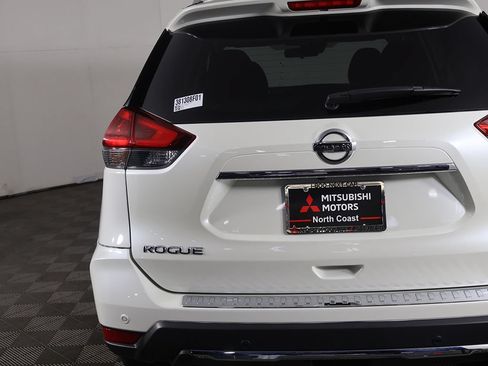 Used 2019 Nissan Rogue SV w/ Premium Package AWD/4WD image 15