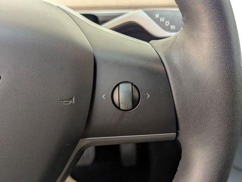 Used 2023 Tesla Model Y Long Range image 24