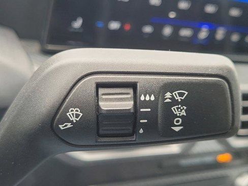 Used 2024 Ford Mustang Convertible RWD image 18