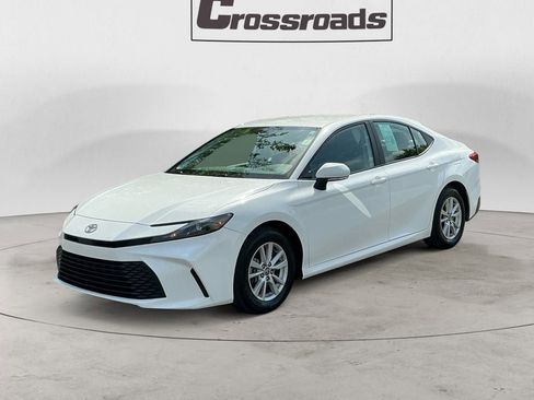 Used 2025 Toyota Camry LE FWD image 1