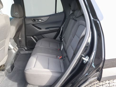 Used 2025 Chevrolet Equinox LT image 8