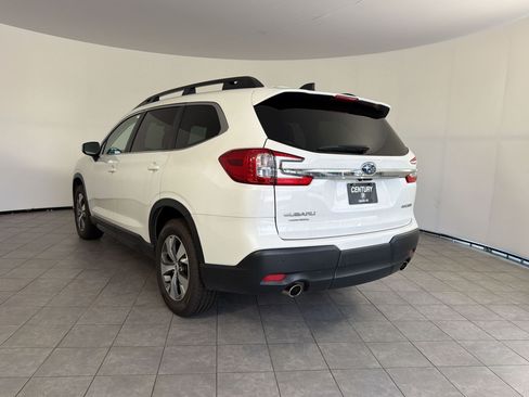 Used 2025 Subaru Ascent Premium AWD/4WD image 3