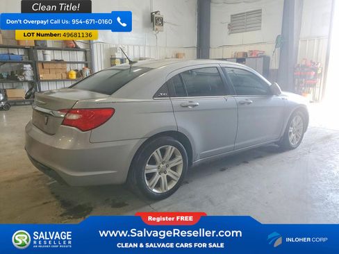 Used 2013 Chrysler 200 Touring FWD image 4
