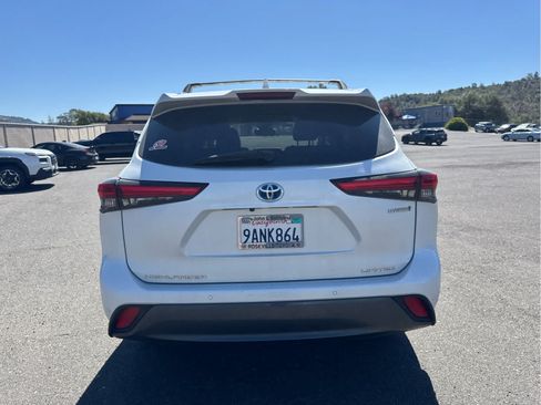 Used 2022 Toyota Highlander Limited AWD/4WD image 6
