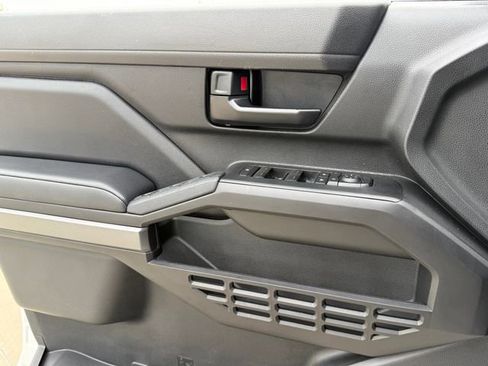 Used 2025 Toyota Tacoma SR5 image 21