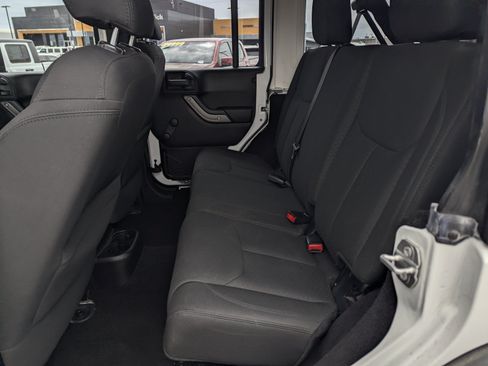 Used 2015 Jeep Wrangler Unlimited Sport w/ Max Tow Package AWD/4WD image 8