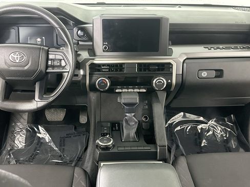 Used 2024 Toyota Tacoma SR5 AWD/4WD image 20