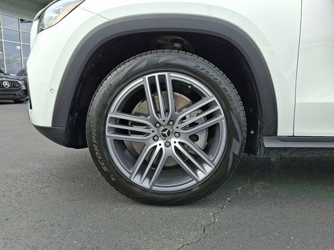 Used 2025 Mercedes-Benz GLS 450 4MATIC image 8