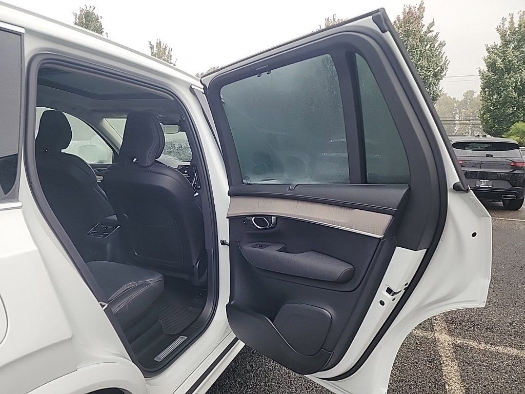 Used 2025 Volvo XC90 T8 Ultra w/ Protection Package Premier AWD/4WD image 16