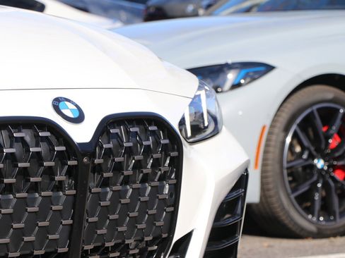 Certified 2025 BMW 430i Coupe w/ M Sport Package image 5