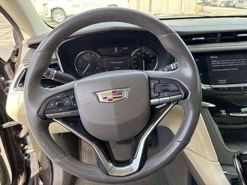 Used 2020 Cadillac XT6 Premium Luxury image 26