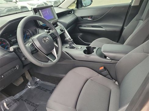 Used 2023 Toyota Venza LE image 11