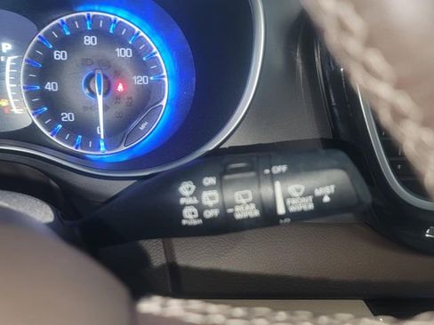 Used 2019 Chrysler Pacifica Touring-L Plus w/ Advanced Safetytec Group image 15