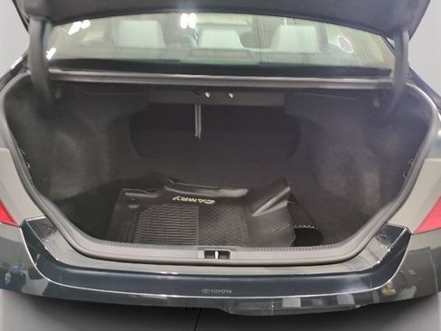 Used 2015 Toyota Camry XLE w/ Moonroof Package FWD image 16