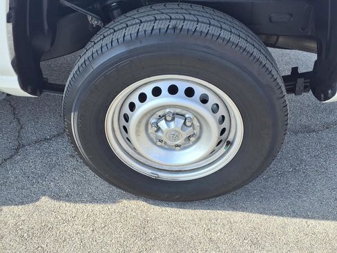 Used 2025 Toyota Tacoma SR image 8