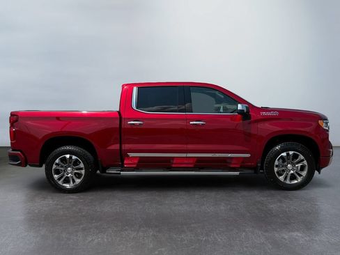 Used 2024 Chevrolet Silverado 1500 High Country w/ Z71 Off-Road Package AWD/4WD image 2