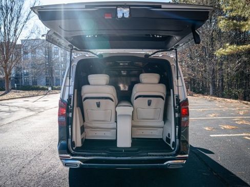 Used 2017 Mercedes-Benz Metris Passenger image 16