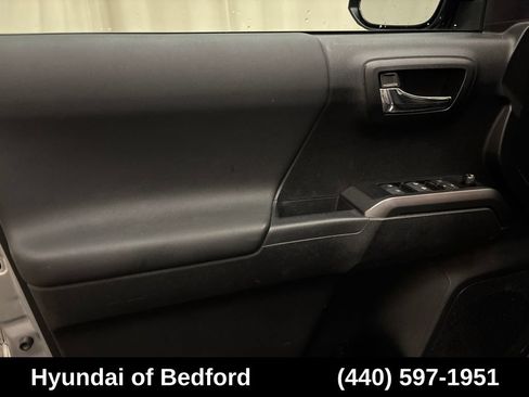 Used 2023 Toyota Tacoma TRD Sport AWD/4WD image 12