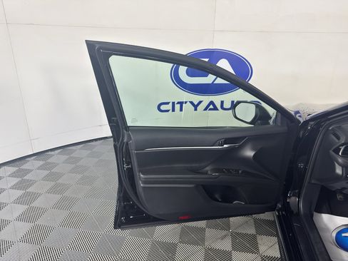 Used 2024 Toyota Camry SE FWD image 14
