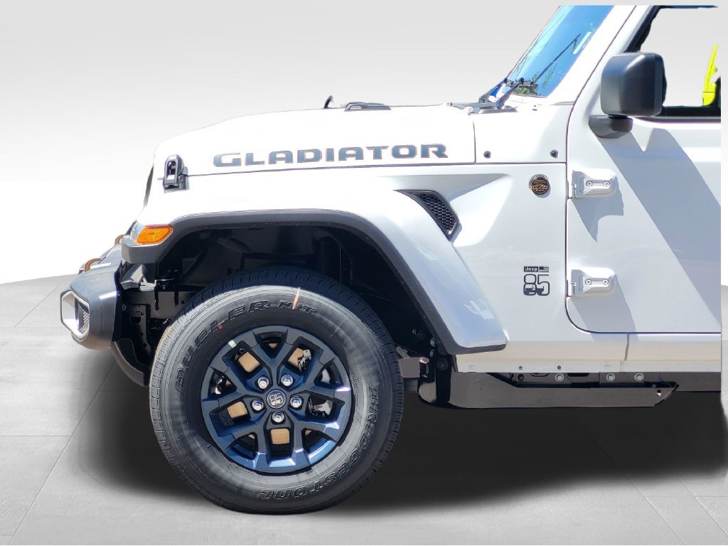 New 2026 Jeep Gladiator Sport AWD/4WD image 9