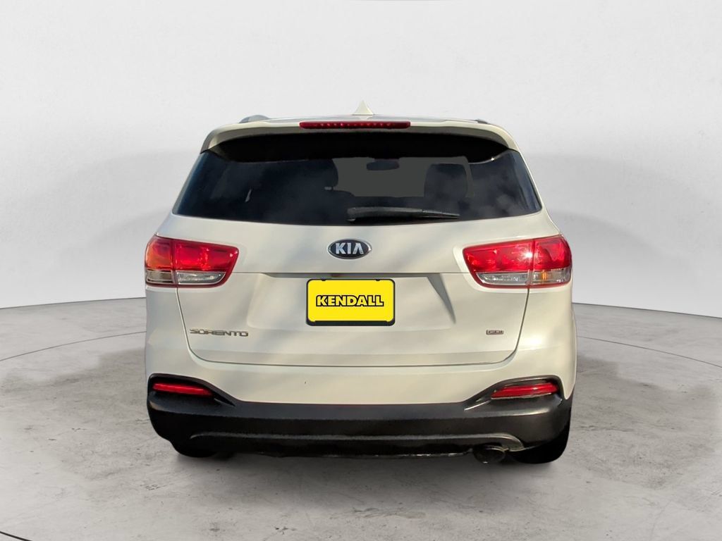 Used 2018 Kia Sorento FWD image 6