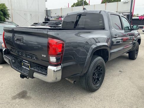Used 2021 Toyota Tacoma SR5 RWD image 9