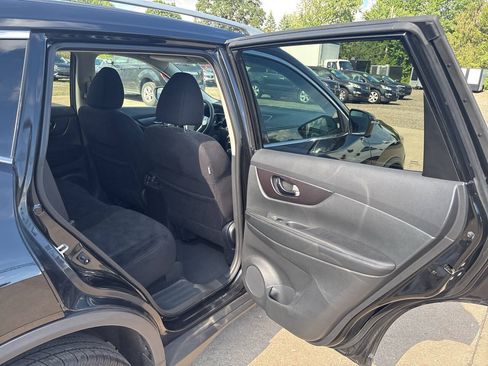 Used 2016 Nissan Rogue SV w/ SV Premium Package AWD/4WD image 15
