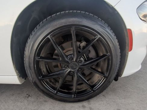 Used 2018 Dodge Charger GT image 33