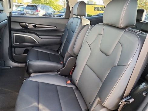 New 2025 Kia Telluride S image 15