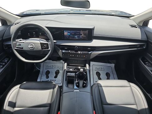Used 2025 Nissan Murano SV AWD/4WD image 13