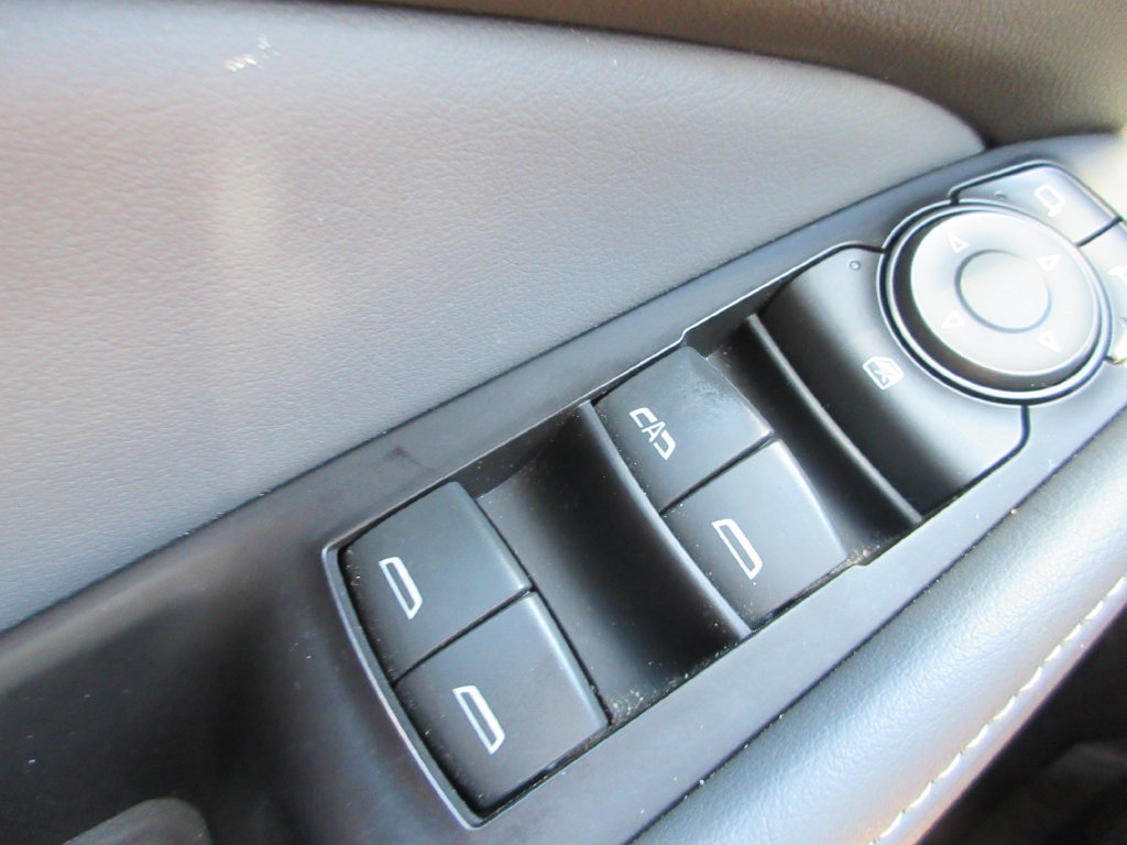 Used 2019 Buick Enclave Essence FWD image 28