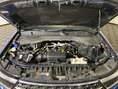 Used 2022 Ford Explorer XLT w/ Equipment Group 202A AWD/4WD image 45