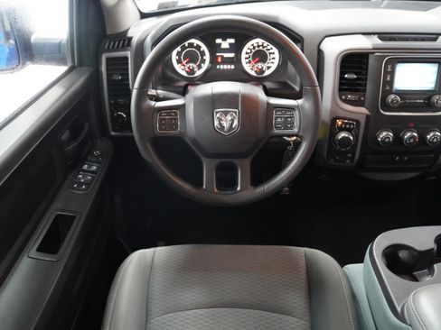 Used 2017 RAM 1500 Express AWD/4WD image 11