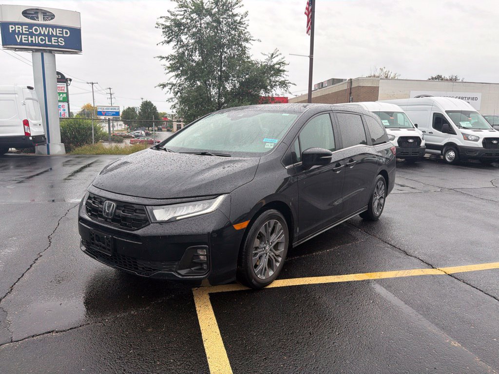 Used 2025 Honda Odyssey Touring image 1
