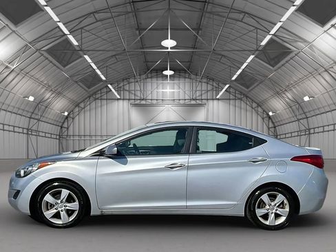 Used 2013 Hyundai Elantra GLS FWD image 2