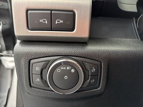 Used 2018 Ford F150 Platinum w/ Equipment Group 701A Luxury image 57