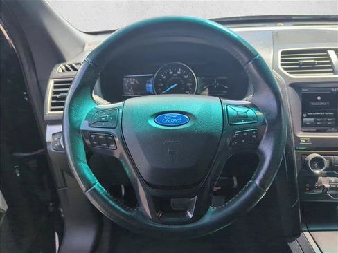 Used 2016 Ford Explorer XLT w/ Equipment Group 202A AWD/4WD image 11